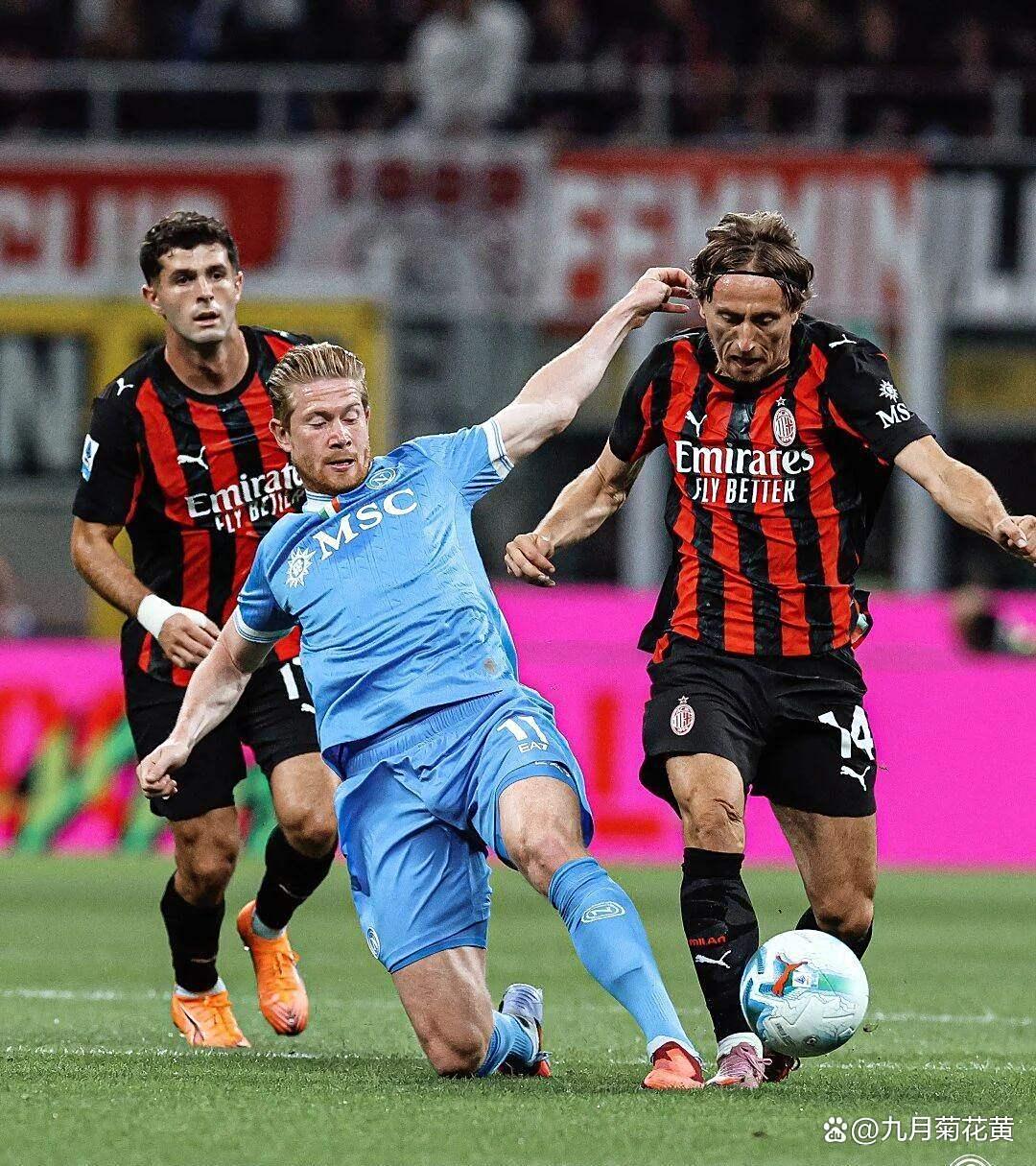 包含尼斯门线救险备战德甲那不勒斯复出首秀备战德国杯之后，风云突变曼联转会期更衣室发声的词条